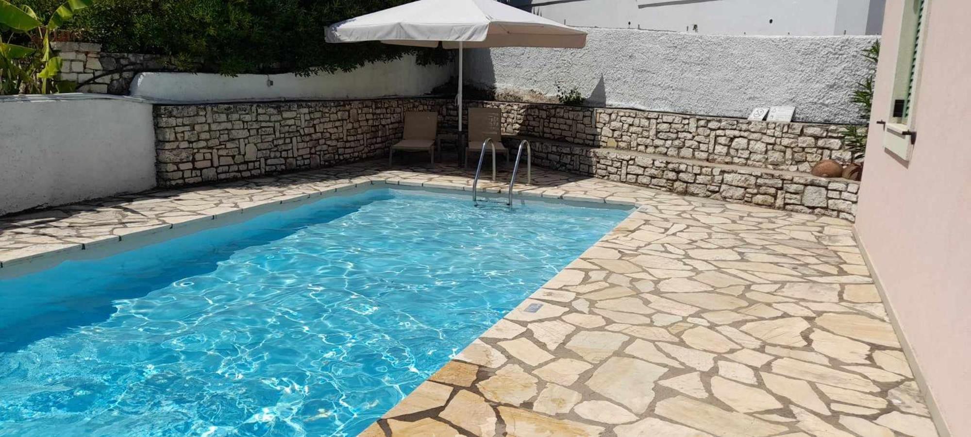 Lemonia Apartment *