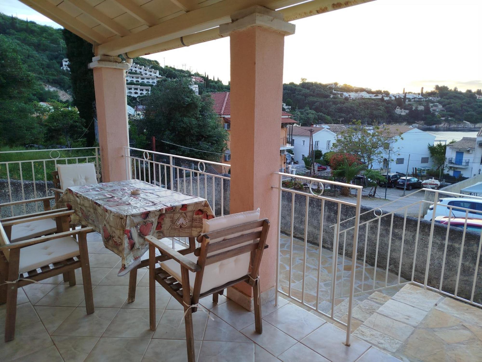 Lemonia Apartment *